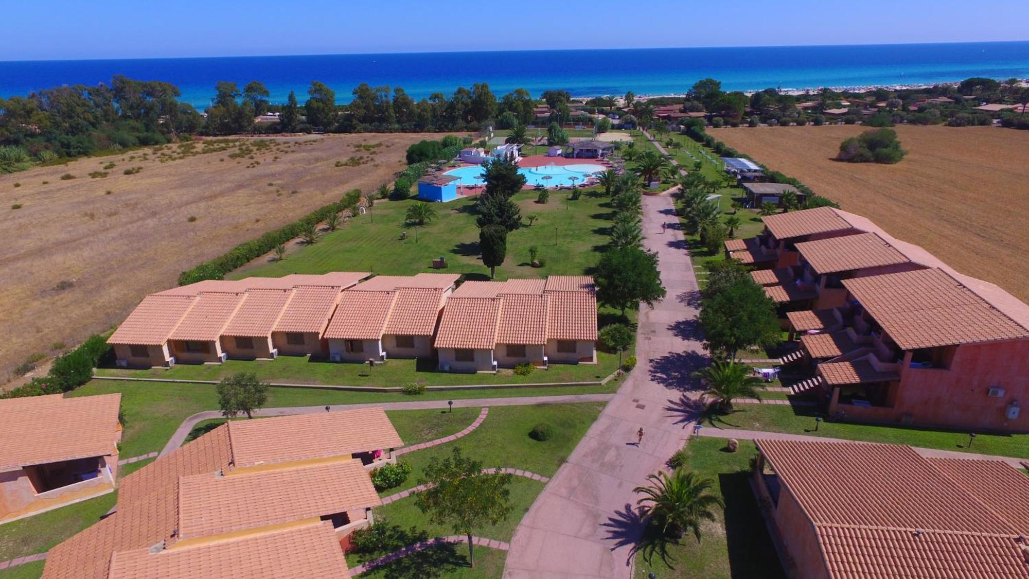 Rey Beach Club Monte Nai Bagian luar foto