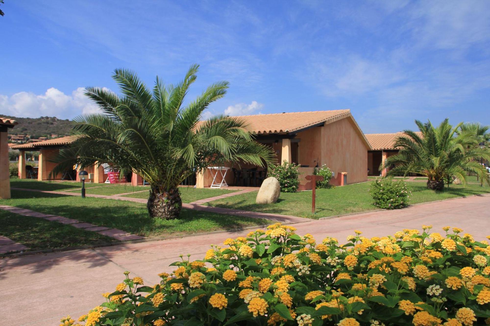 Rey Beach Club Monte Nai Bagian luar foto