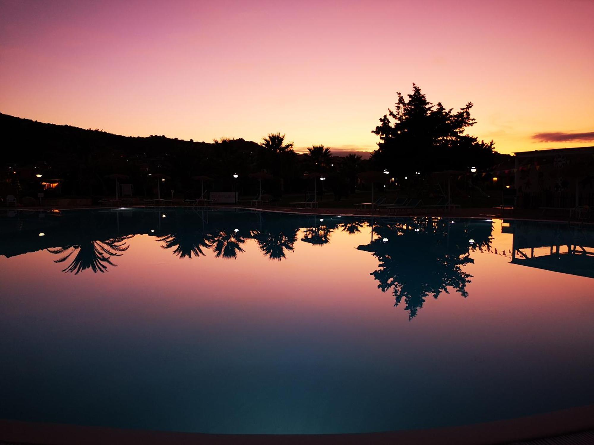 Rey Beach Club Monte Nai Bagian luar foto