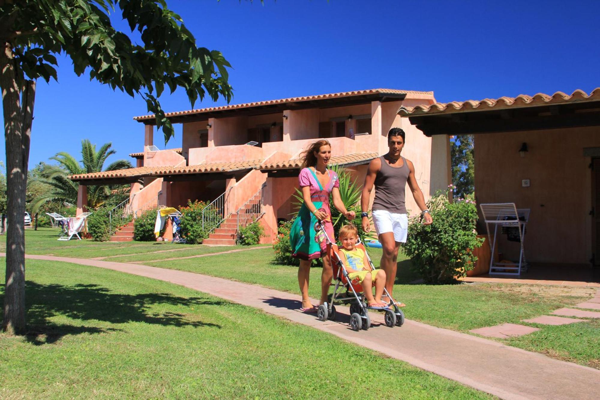 Rey Beach Club Monte Nai Bagian luar foto
