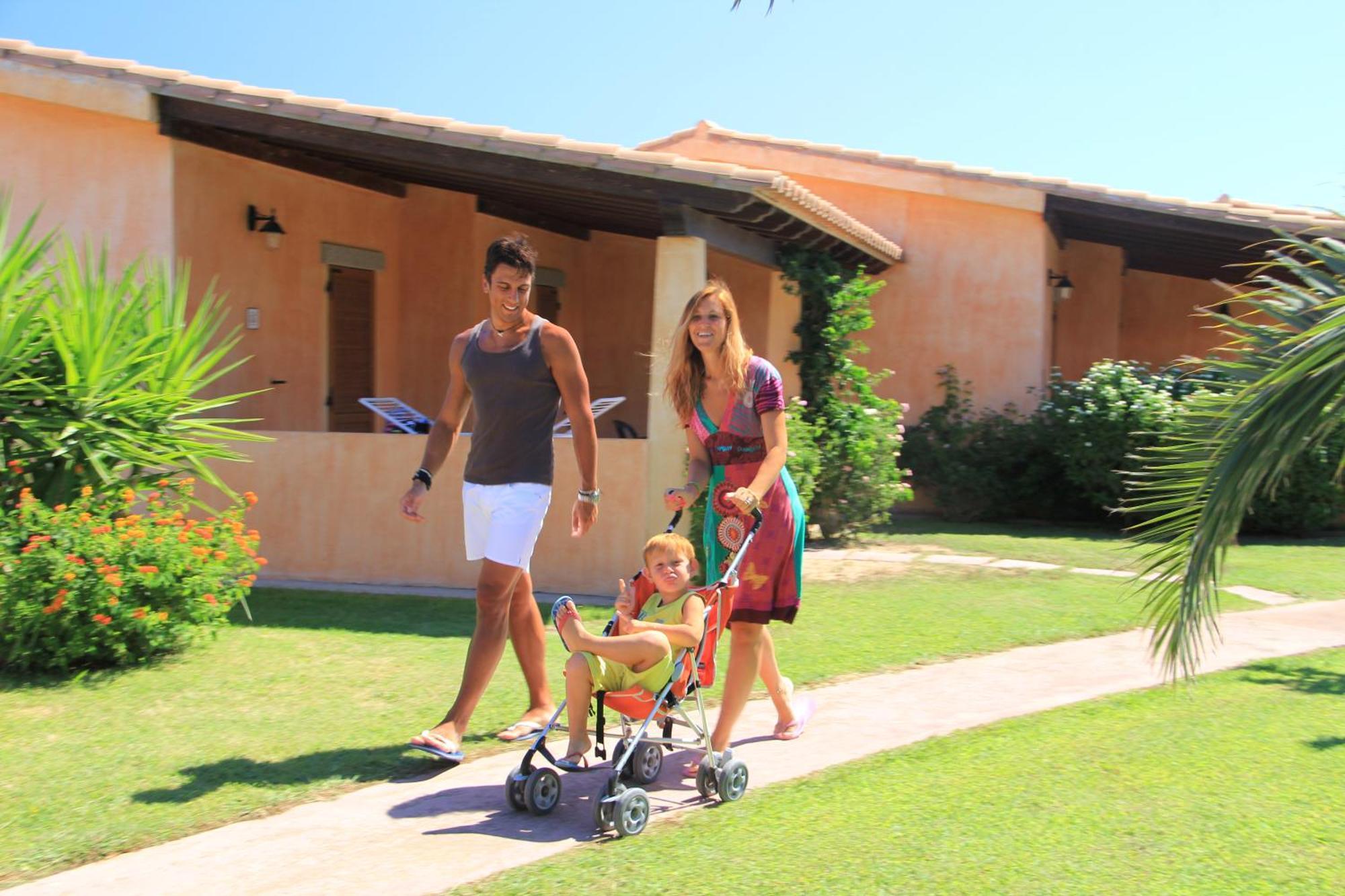Rey Beach Club Monte Nai Bagian luar foto
