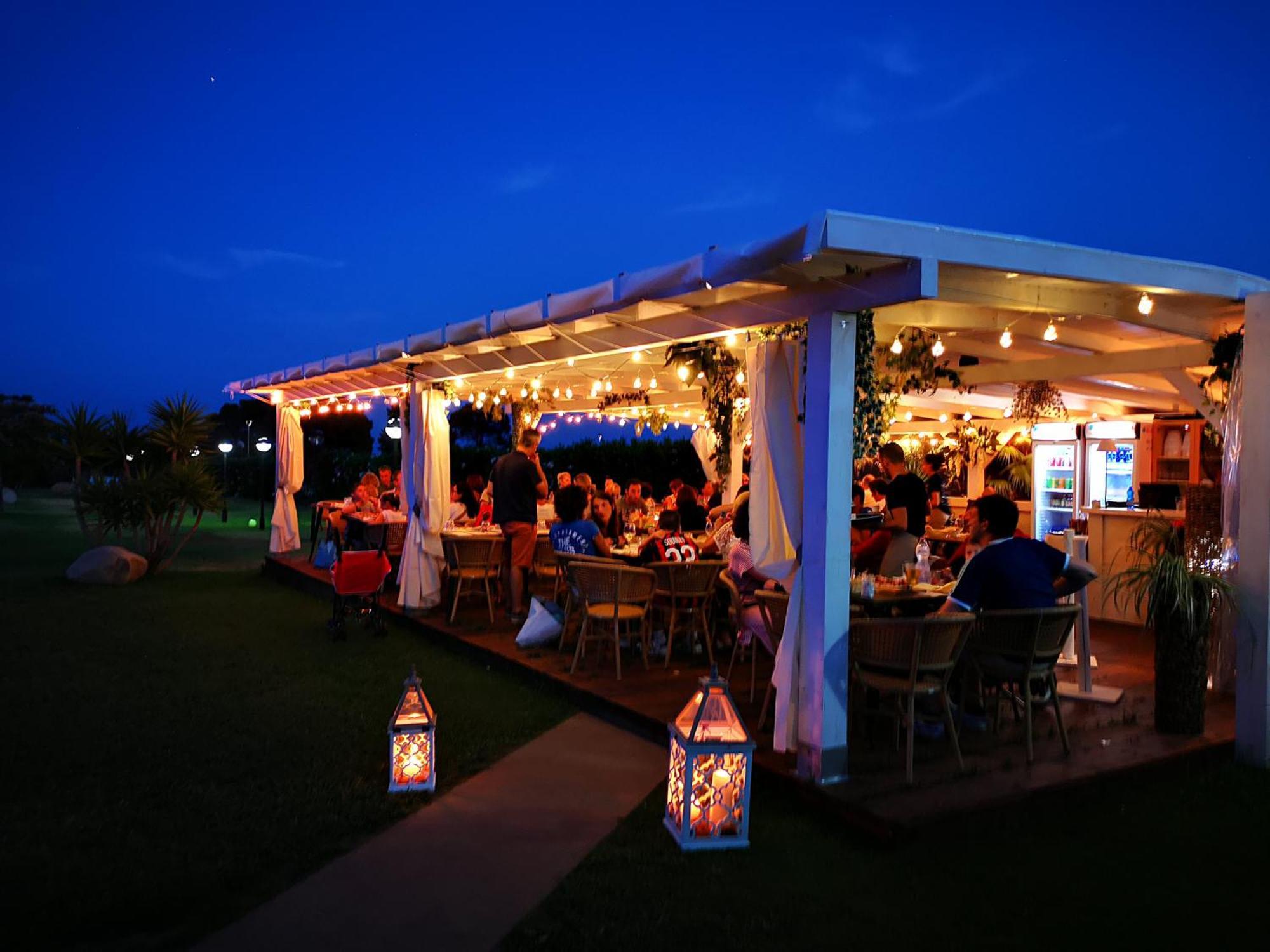 Rey Beach Club Monte Nai Bagian luar foto