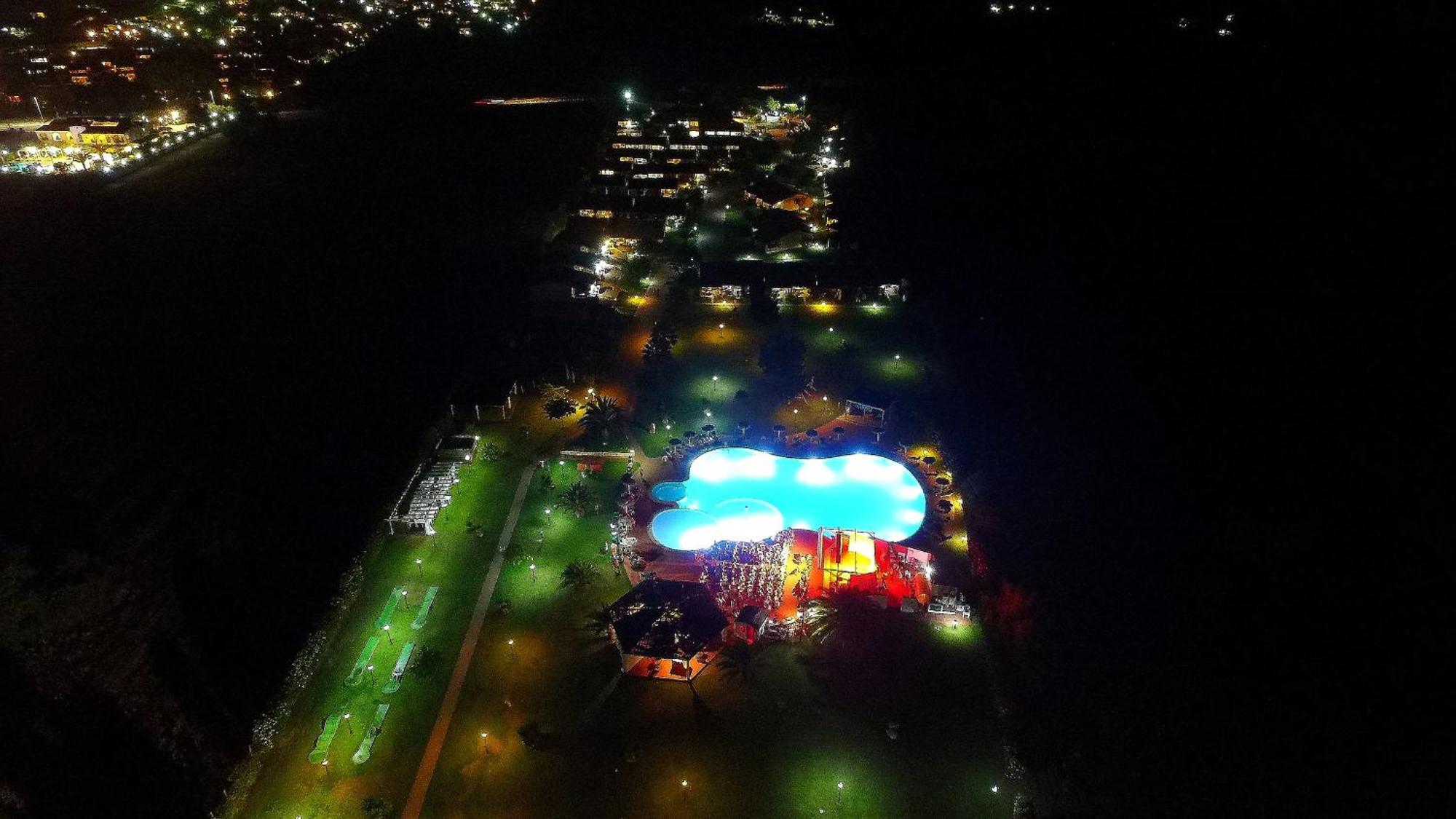 Rey Beach Club Monte Nai Bagian luar foto